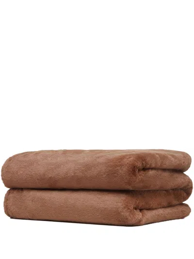 APPARIS JUMBO BRADY BLANKET