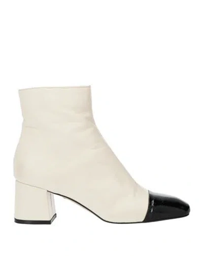 Appetiti Woman Ankle Boots Ivory Size 8 Leather In White