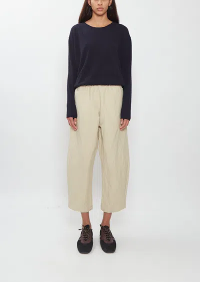 Apuntob Wool Cotton Curved Cropped Pants In Neutral