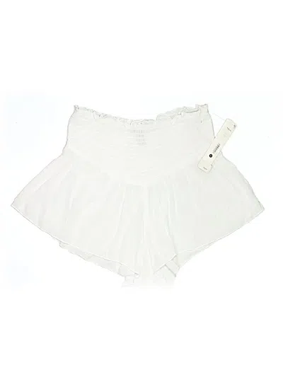 Aqua Shorts In White