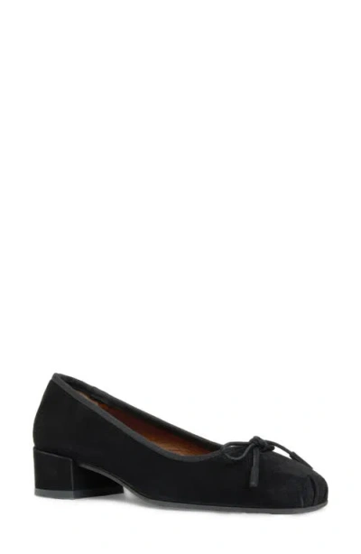 Aquatalia Camalfi Water Resistant Suede Pump In Black