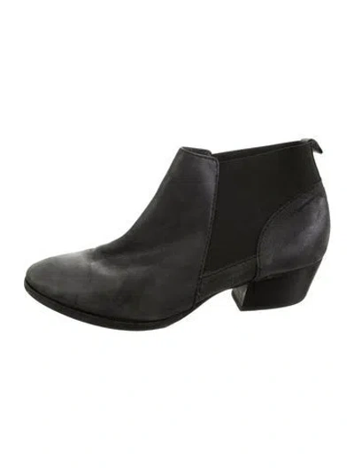 Pre-owned Aquatalia Leather Chelsea Boots In Black