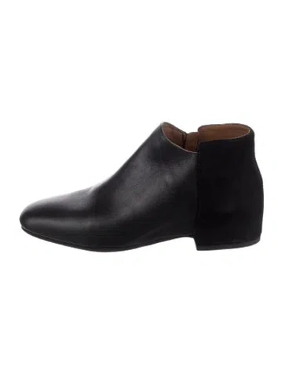 Pre-owned Aquatalia Leather Flats In Black