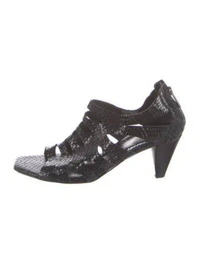 Pre-owned Aquatalia Leather Gladiator Sandals In Black