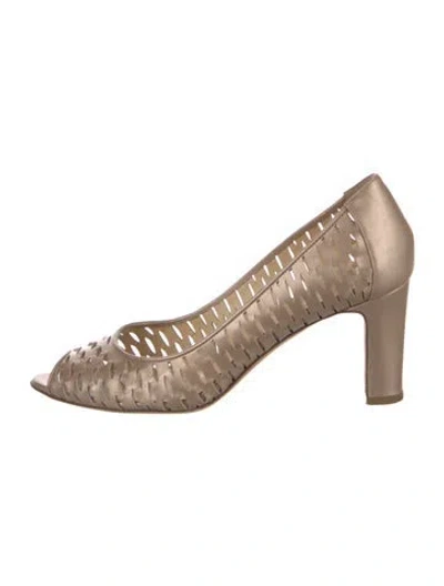 Pre-owned Aquatalia Leather Lasercut Accents Pumps
