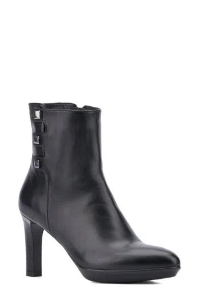 Aquatalia Romea Bootie In Black