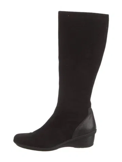 Pre-owned Aquatalia Suede Boots In Black