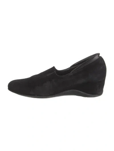Pre-owned Aquatalia Suede Pumps In Black
