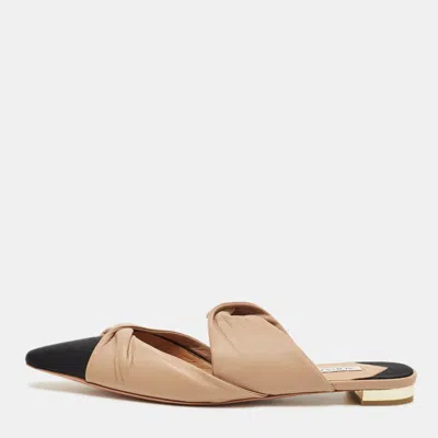 Pre-owned Aquazzura Beige/black Canvas And Leather Twist Flat Mules Size 39 In Sand