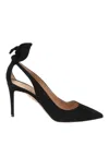 Aquazzura Deneuve Bow Detailed Pumps In Black