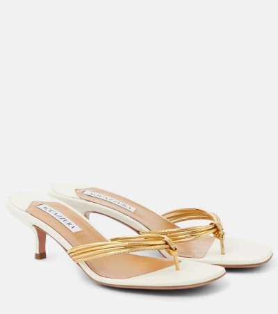 Aquazzura Essential Leather Thong Sandals In Weiss