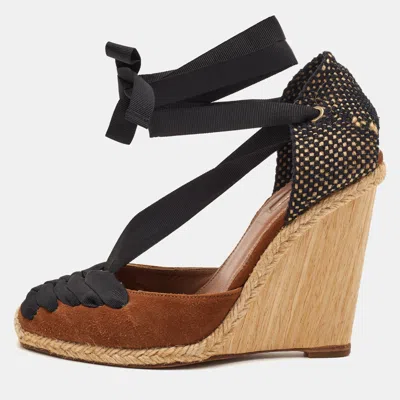 Pre-owned Aquazzura Malibu Size 36 Brown/black Suede And Woven Fabric Wedge Espadrille Sandals