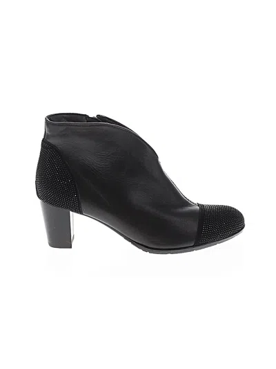 Pre-owned Ara Ankle Boots In Black
