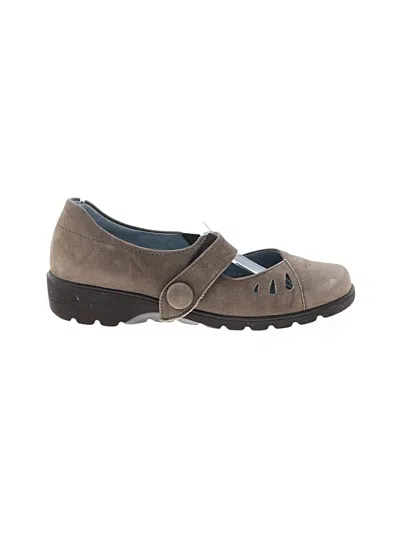 Pre-owned Ara Flats In Brown