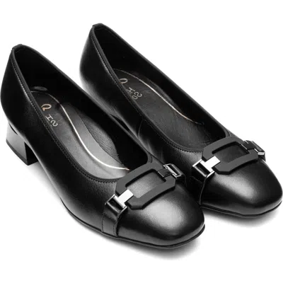 Ara Glacier Pump In Black