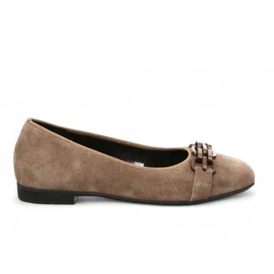Ara Women's Scout Chain Flats In Sesame In Brown