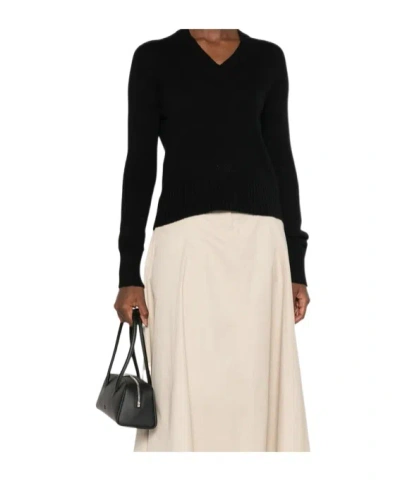 Aragona V-neck Ribbed-trim Sweater In Black