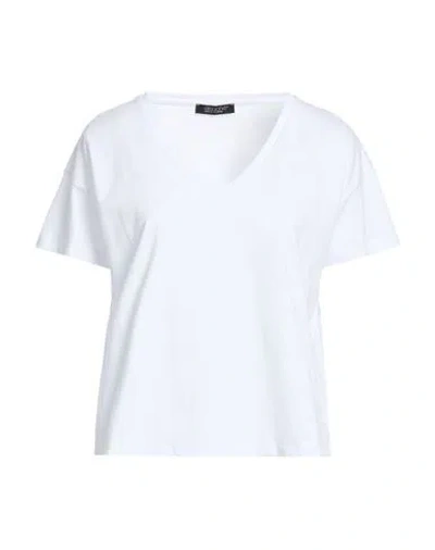 Aragona Woman T-shirt White Size 6 Cotton
