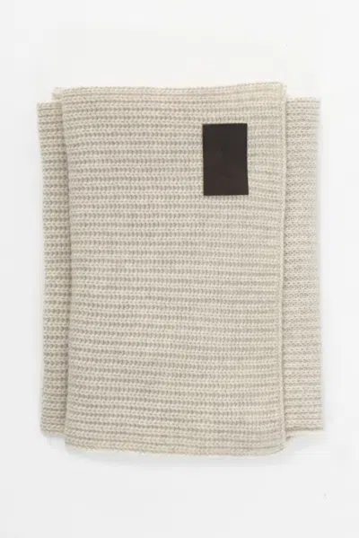 Arakii Heavy Knit Frill Scarf In Grey