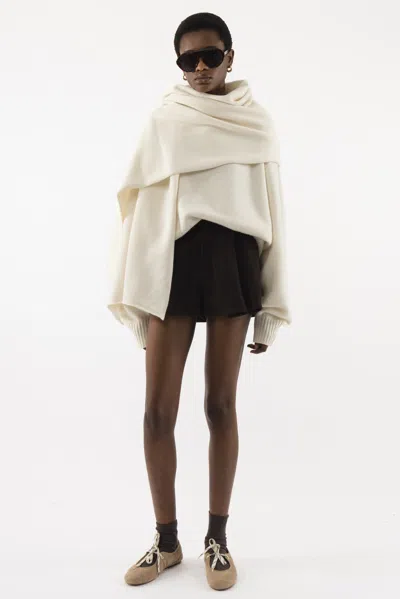 Arakii Knitted Scarf In White