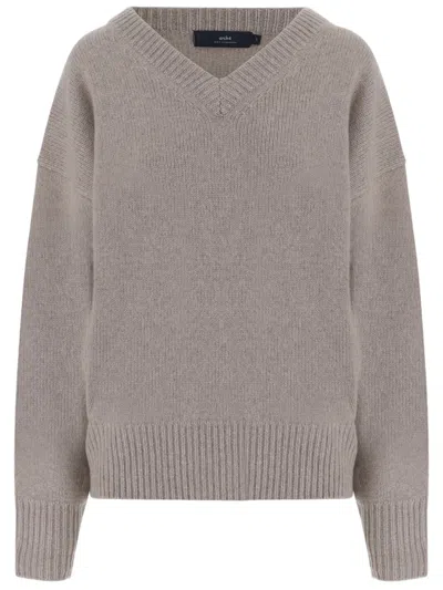 Arch4 Cashmere V-neck Sweater With Ribbed Detailing In Brown