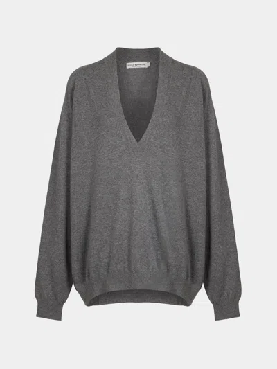 Arch4 Oona Baby Goat Cashmere V-neck Jumper Size: M