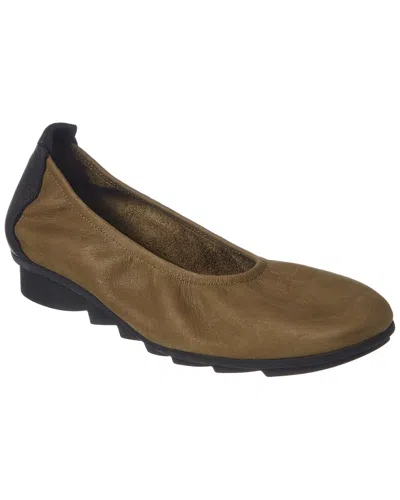 Arche Bibara Flat In Brown