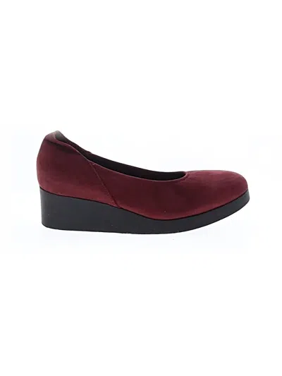 Pre-owned Arche Flats In Red