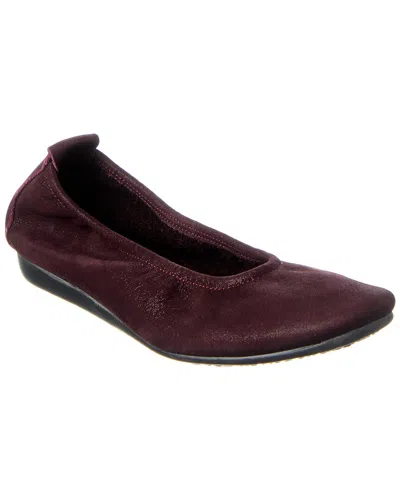 Arche Laius Leather Flat In Burgundy