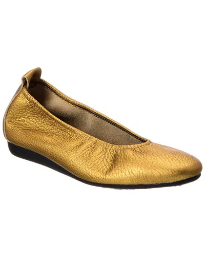 Arche Laius Leather Flat In Gold
