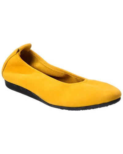 Arche Laius Leather Flat In Yellow
