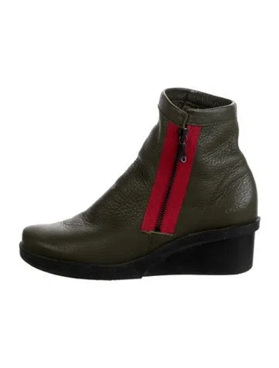 Pre-owned Arche Leather Boots In Green
