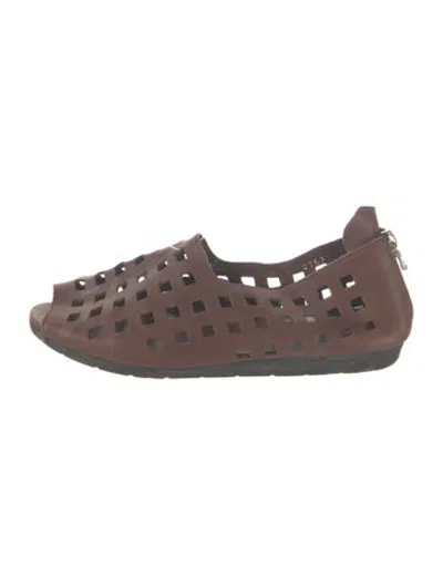 Pre-owned Arche Leather Lasercut Accents Flats In Brown