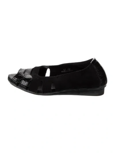 Pre-owned Arche Leather Loafers In Black