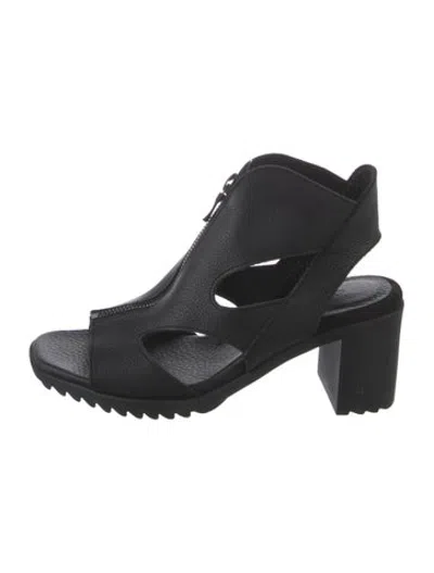 Pre-owned Arche Leather Sandals In Black
