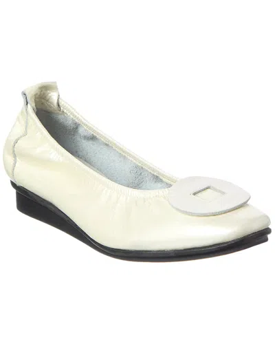 Arche Ninaya Leather Flat In White