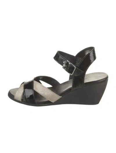 Pre-owned Arche Patent Leather Printed Sandals In Black