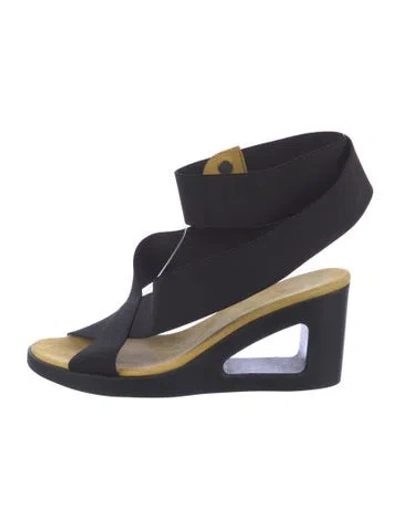 Pre-owned Arche Sandals In Blue