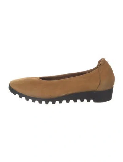 Pre-owned Arche Suede Ballet Flats In Brown