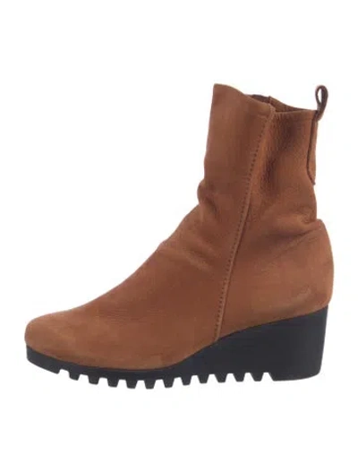 Pre-owned Arche Suede Boots In Brown