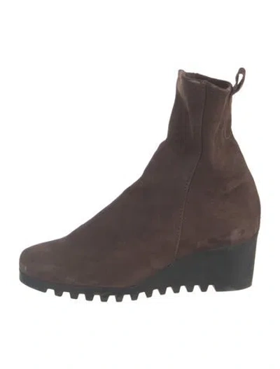 Pre-owned Arche Suede Boots In Brown
