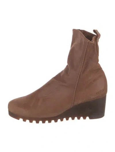 Pre-owned Arche Suede Boots In Brown