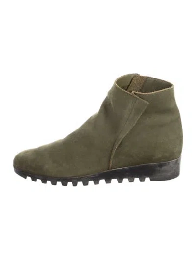 Pre-owned Arche Suede Boots In Green