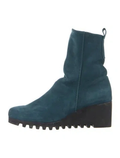 Pre-owned Arche Suede Boots In Green
