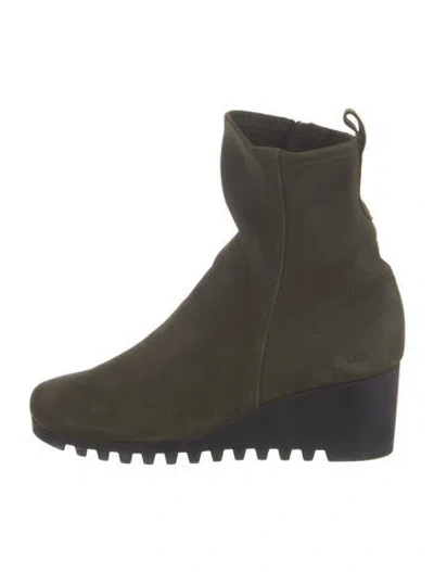 Pre-owned Arche Suede Boots In Green