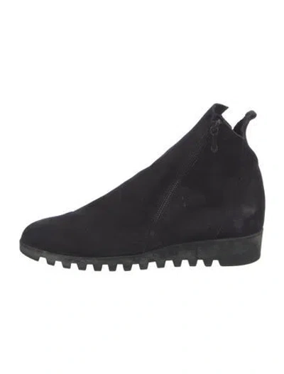 Pre-owned Arche Suede Chelsea Boots In Black