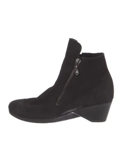 Pre-owned Arche Suede Chelsea Boots In Black