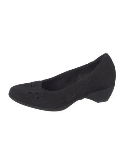 Pre-owned Arche Suede Flats In Black