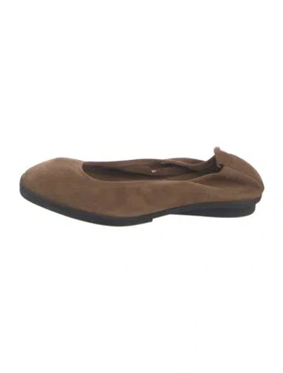 Pre-owned Arche Suede Flats In Brown