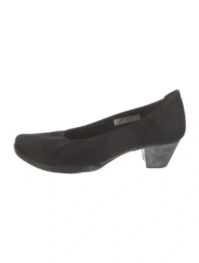 Pre-owned Arche Suede Pumps In Black